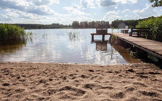 Domwigierski: Lakeside Comfort Farm with Private Beach and Sauna Wysoki Most  Exterior photo