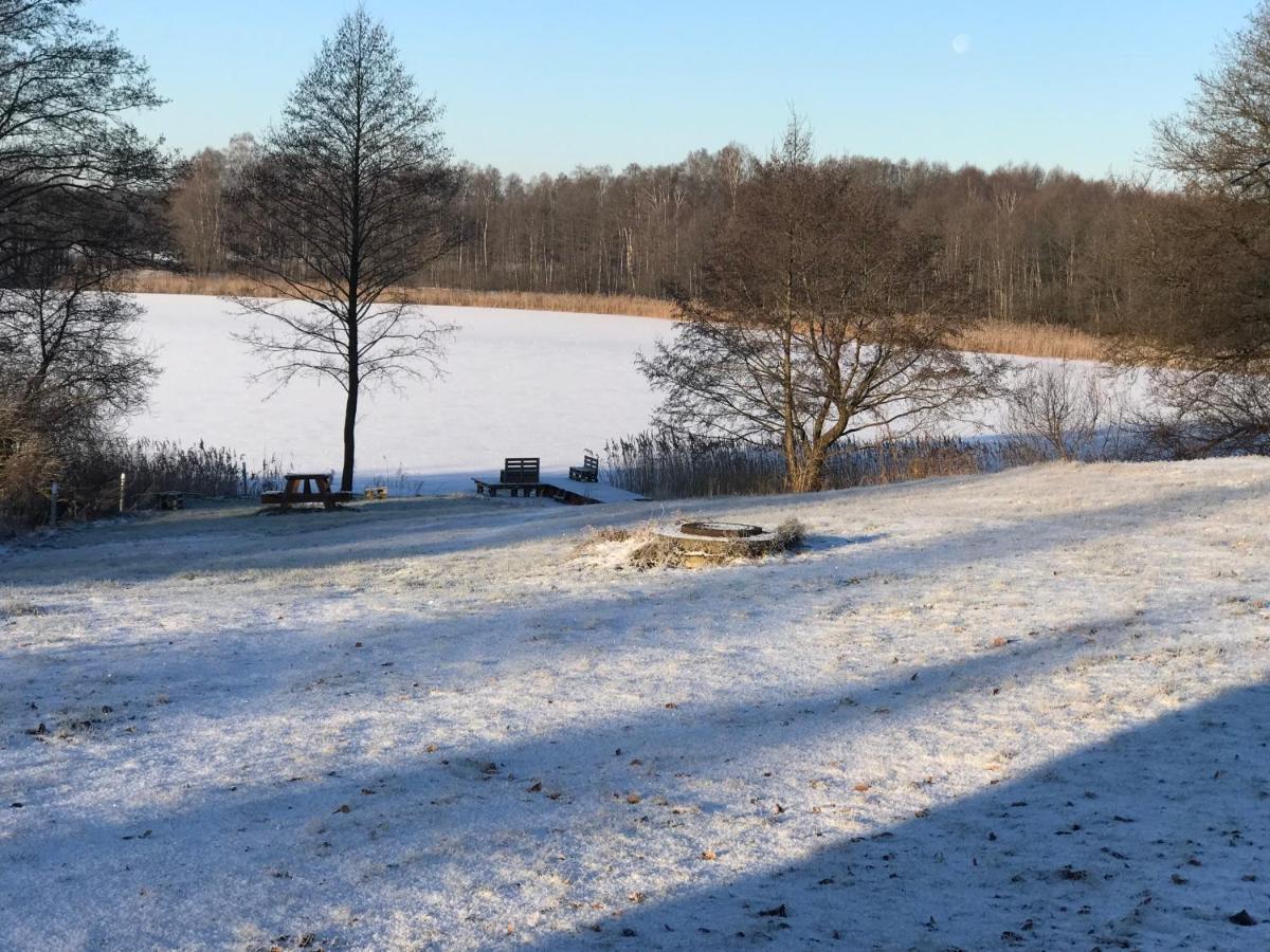Domwigierski: Lakeside Comfort Farm with Private Beach and Sauna Wysoki Most  Exterior photo