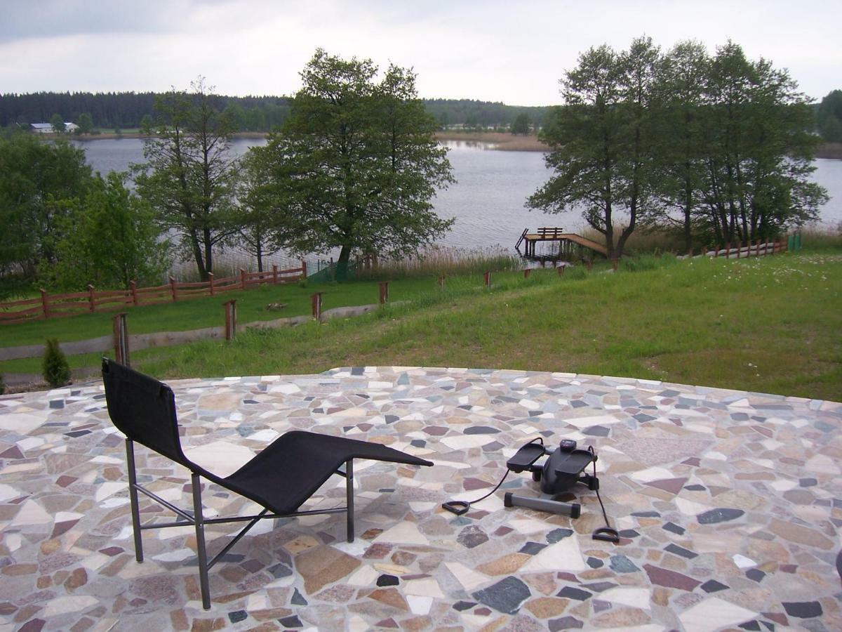 Domwigierski: Lakeside Comfort Farm with Private Beach and Sauna Wysoki Most  Exterior photo